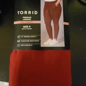 Torrid Size 4 Leggings with pockets